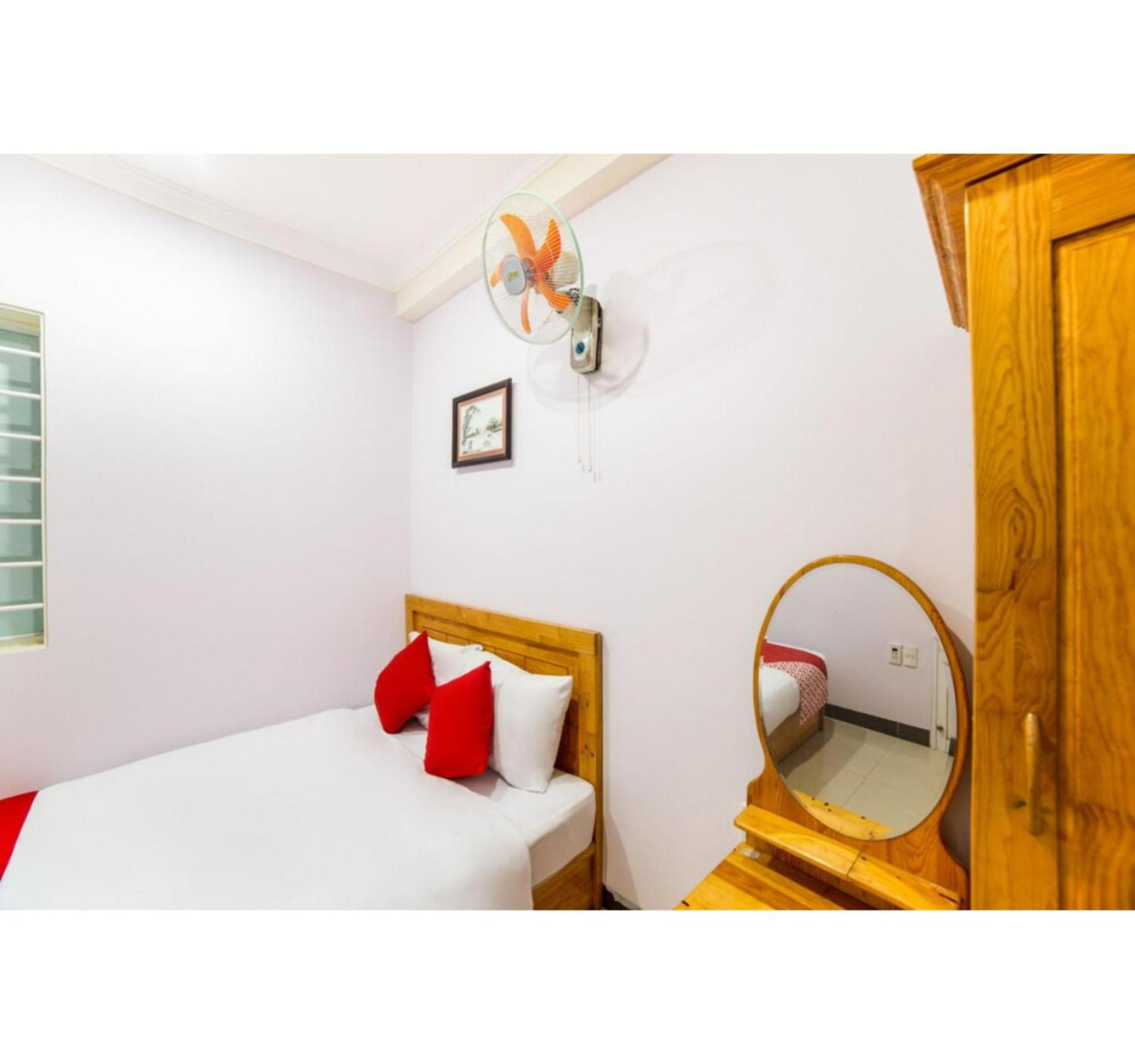 Oyo 553 Truong Giang Hotel Дананг Экстерьер фото