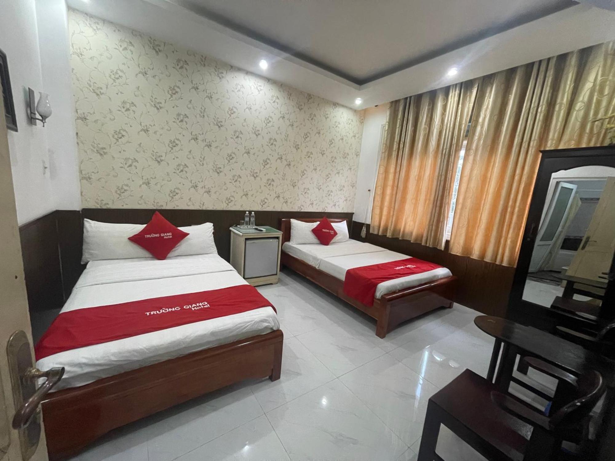 Oyo 553 Truong Giang Hotel Дананг Экстерьер фото