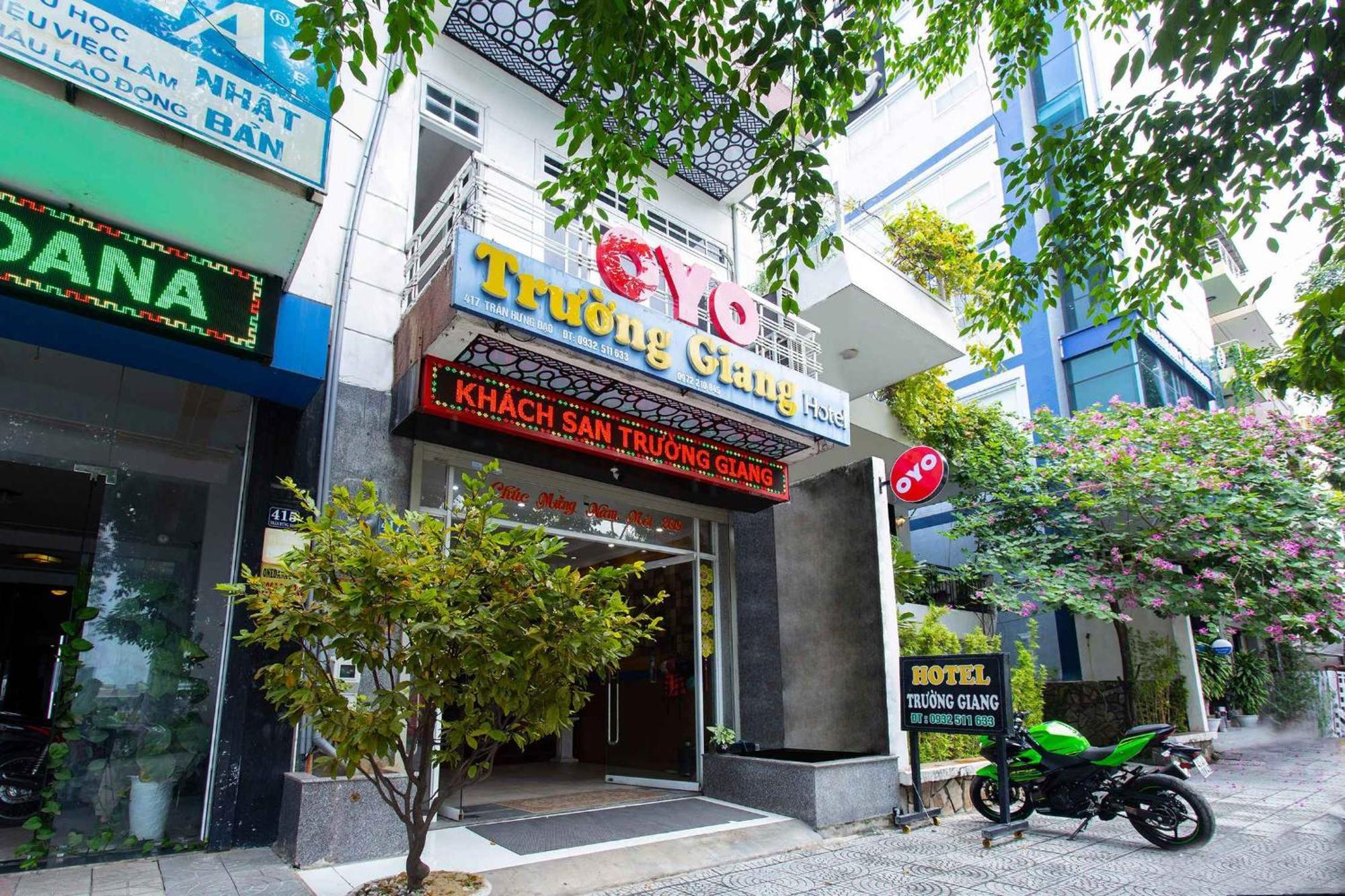 Oyo 553 Truong Giang Hotel Дананг Экстерьер фото
