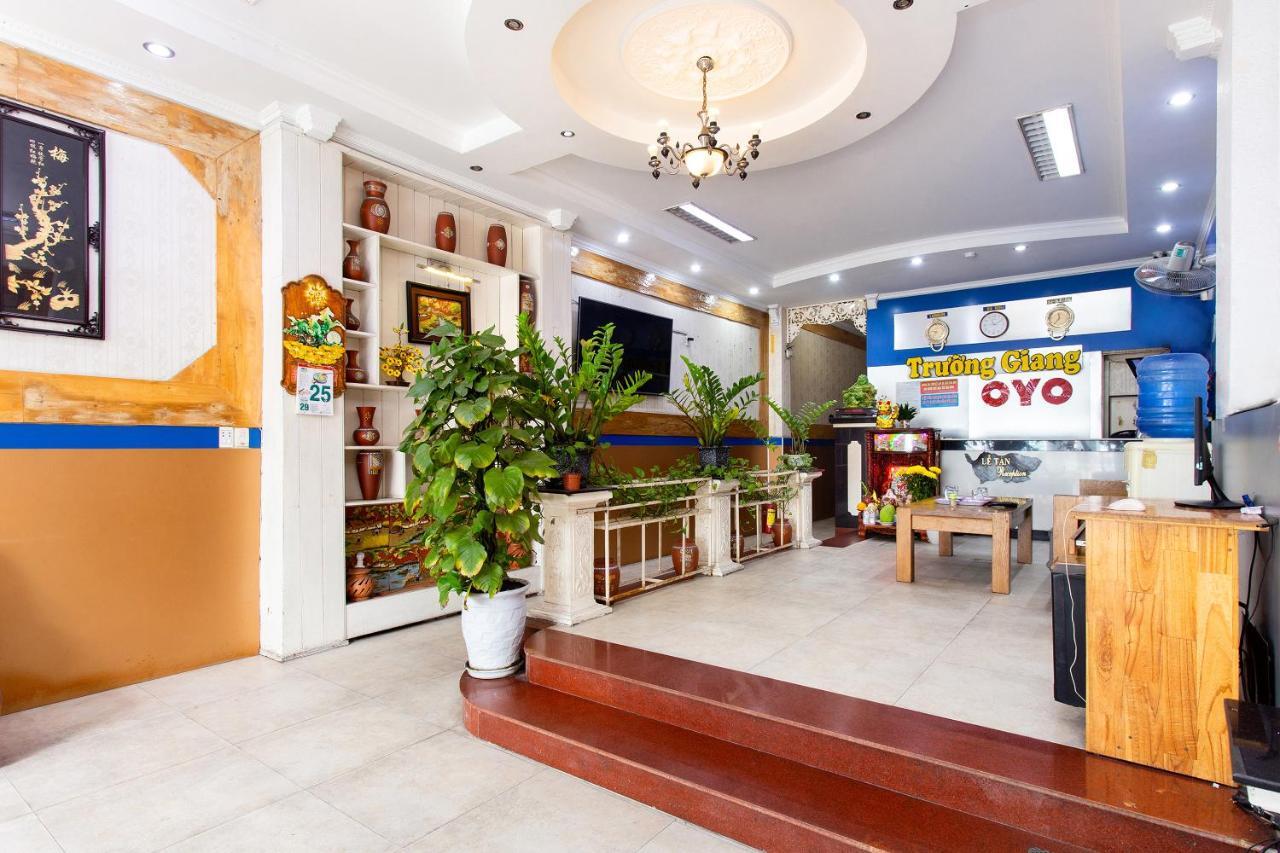 Oyo 553 Truong Giang Hotel Дананг Экстерьер фото